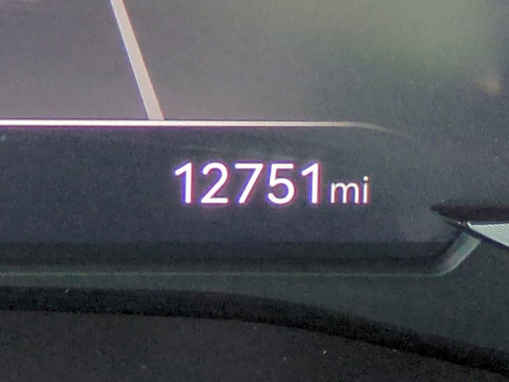 Used 2025 Genesis G70 2.5T image 27