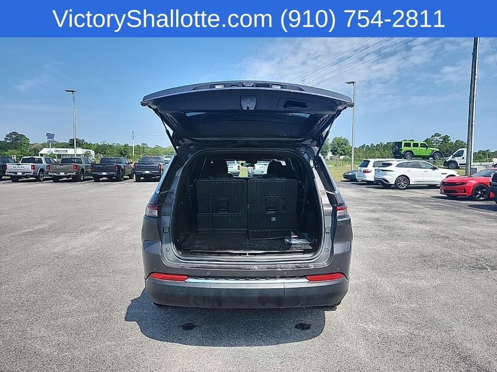 Certified 2025 Jeep Grand Cherokee L Laredo w/ Trailer Tow Package AWD/4WD image 26