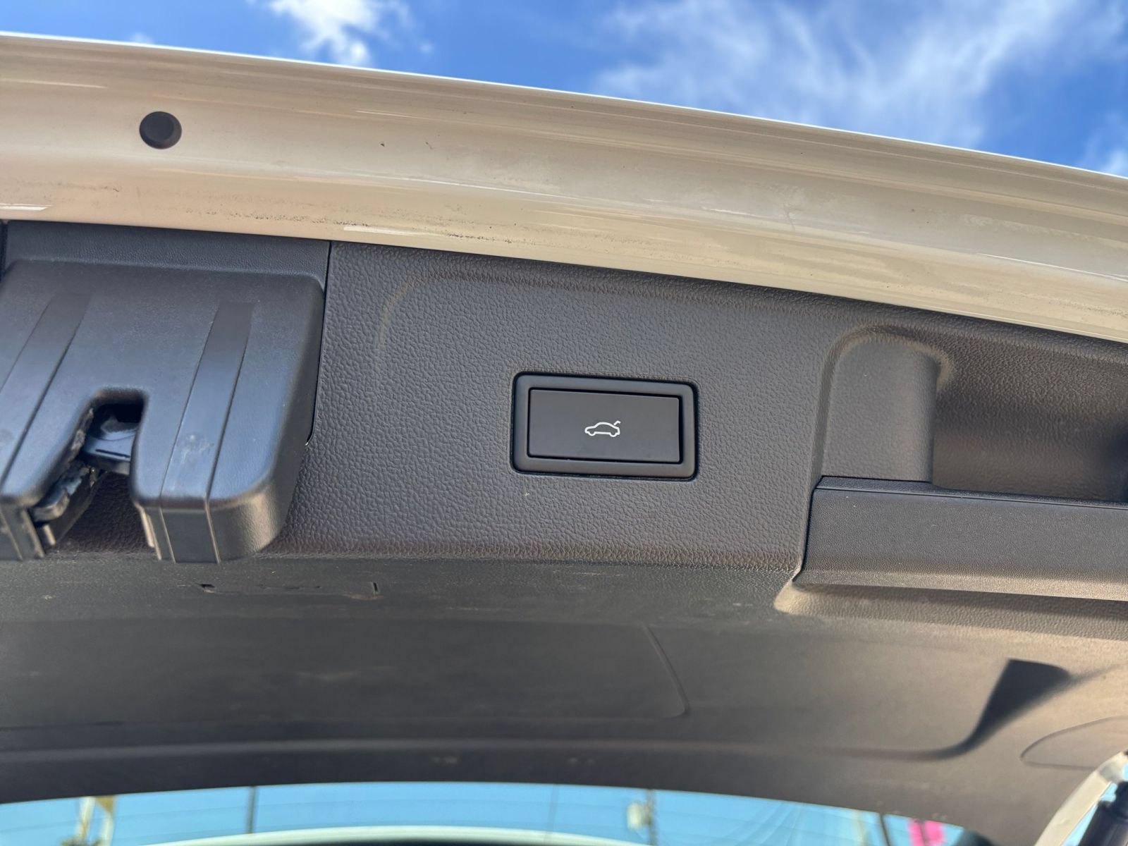 Used 2026 Volkswagen Atlas SE FWD image 19