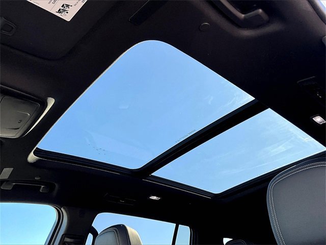 New 2026 Chevrolet Traverse LT w/ Sun and Wheel Package image 15