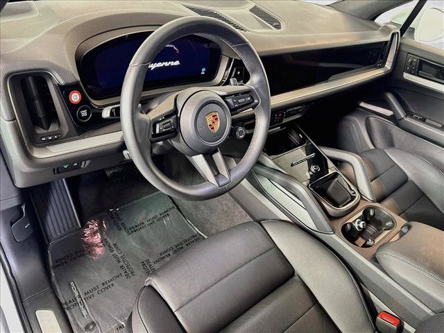 Certified 2026 Porsche Cayenne AWD/4WD image 4