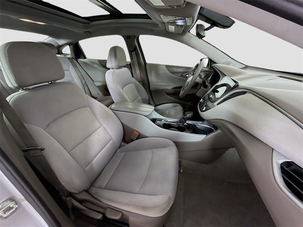 Used 2022 Chevrolet Malibu LT image 28