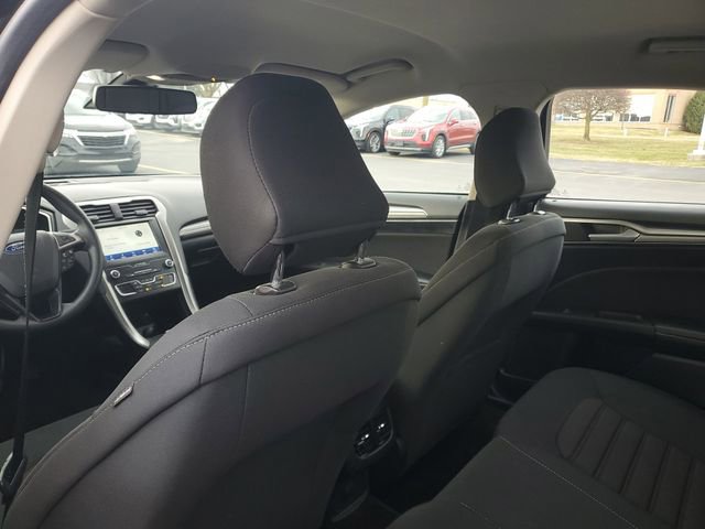 Used 2020 Ford Fusion SE image 9
