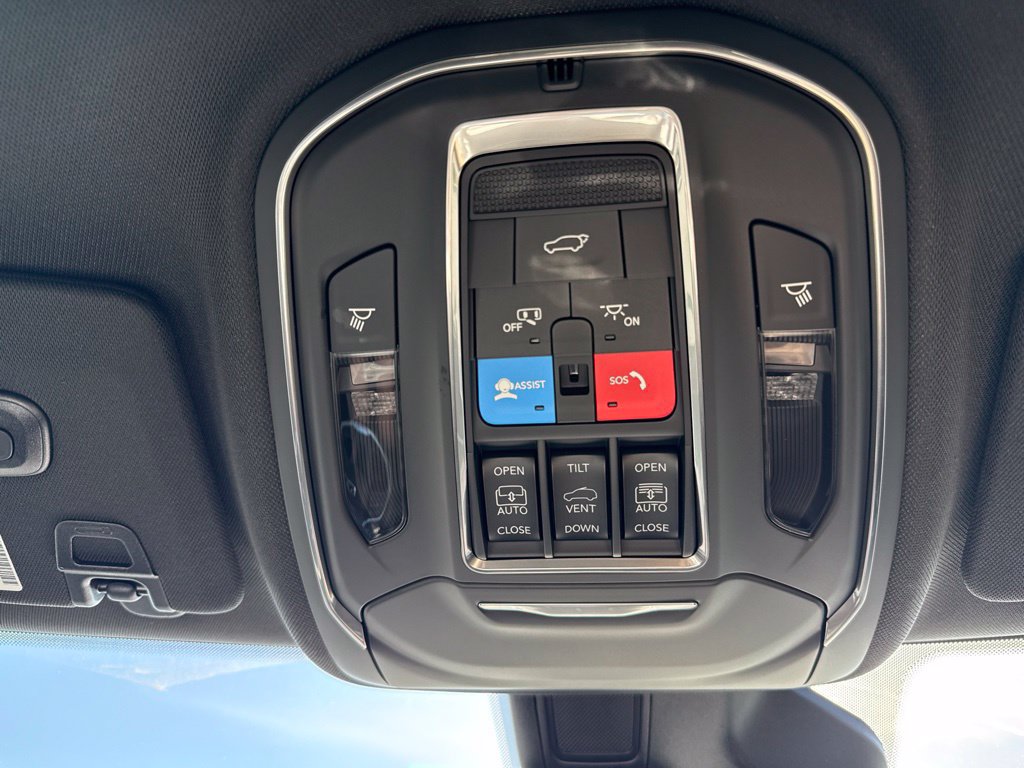 New 2027 Jeep Grand Cherokee Limited AWD/4WD image 39