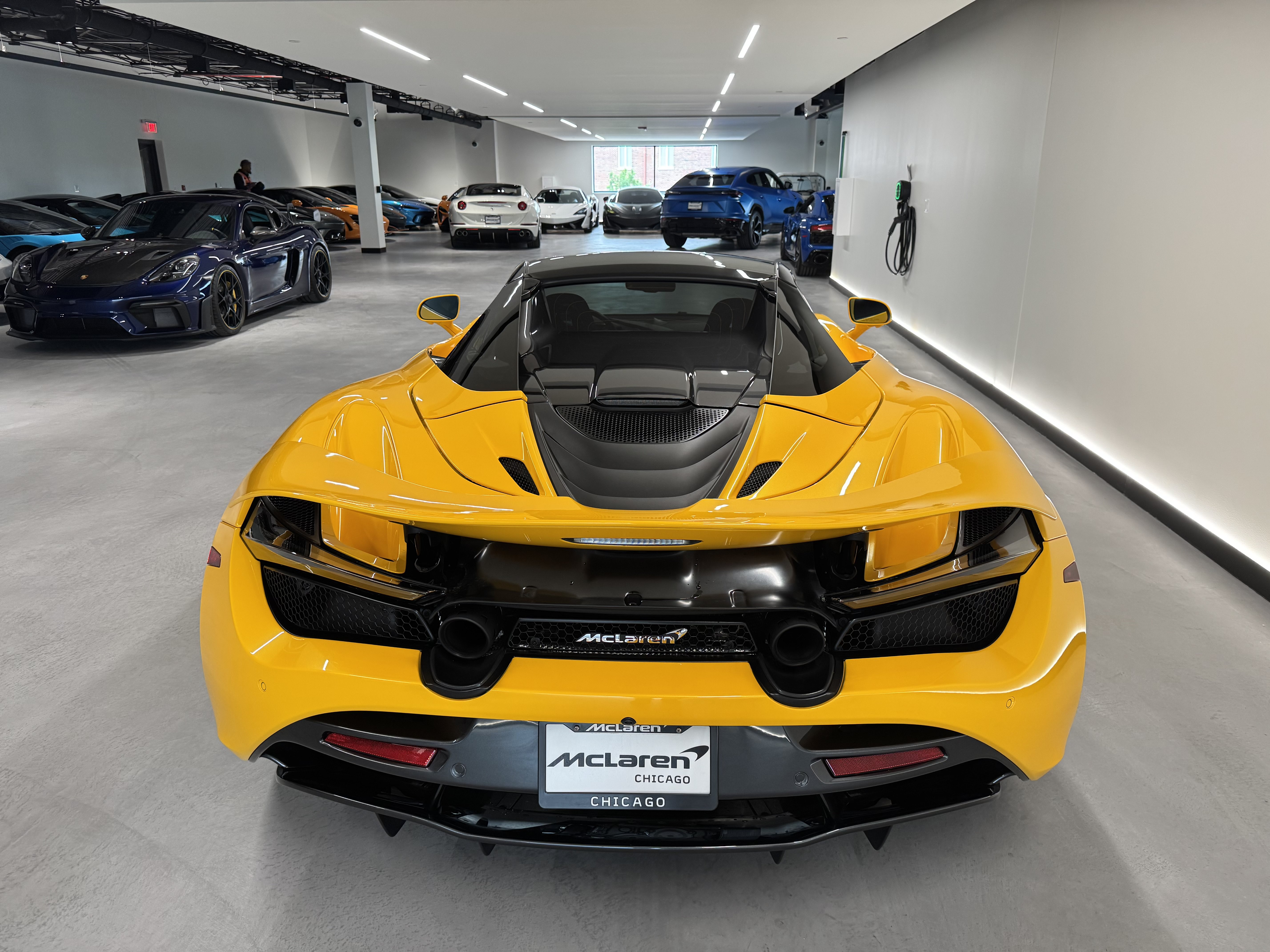 Used 2022 McLaren 720S Spider RWD image 3