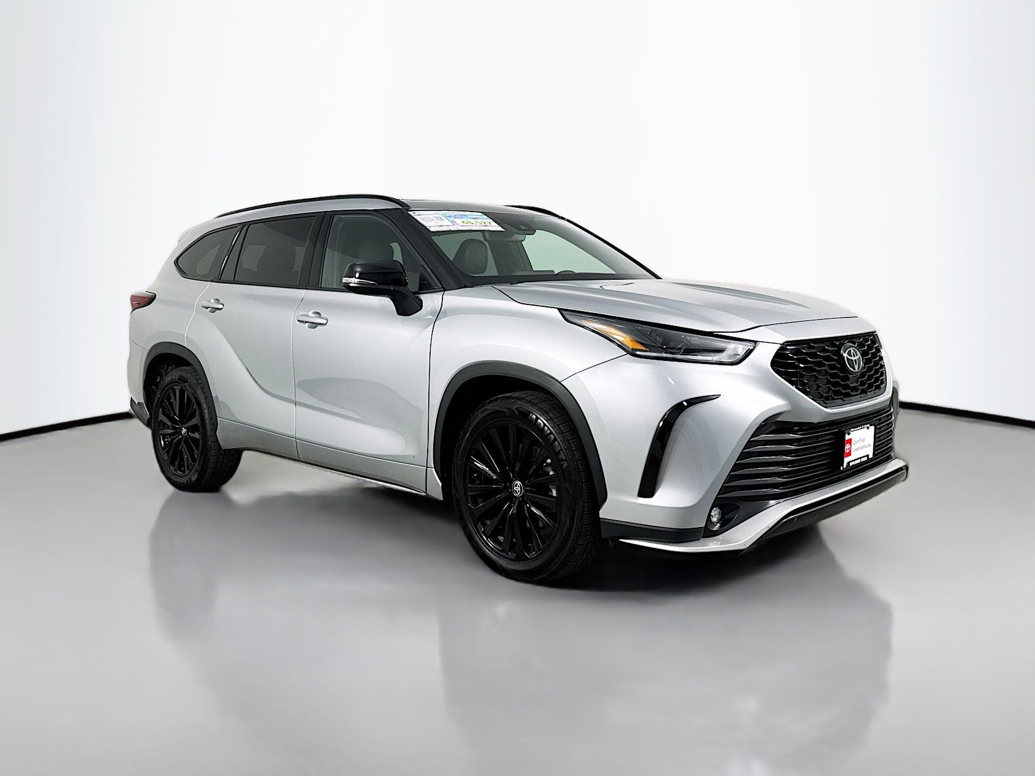 Certified 2025 Toyota Highlander XSE AWD/4WD image 1