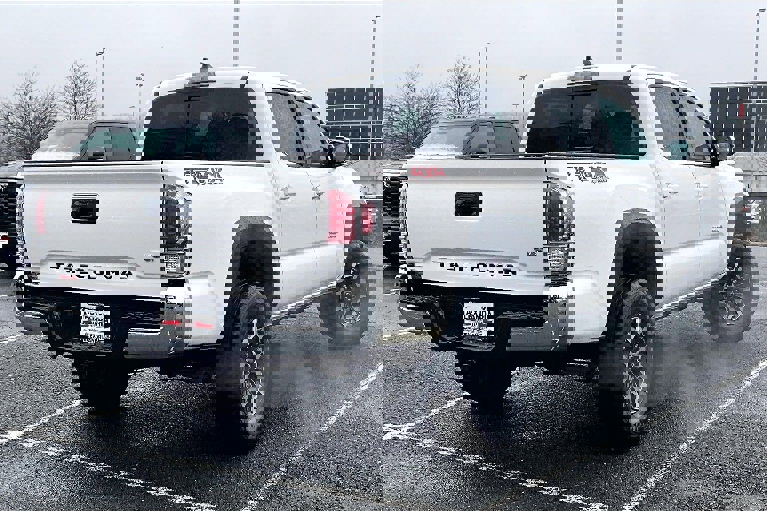 Used 2021 Toyota Tacoma TRD Off-Road image 12