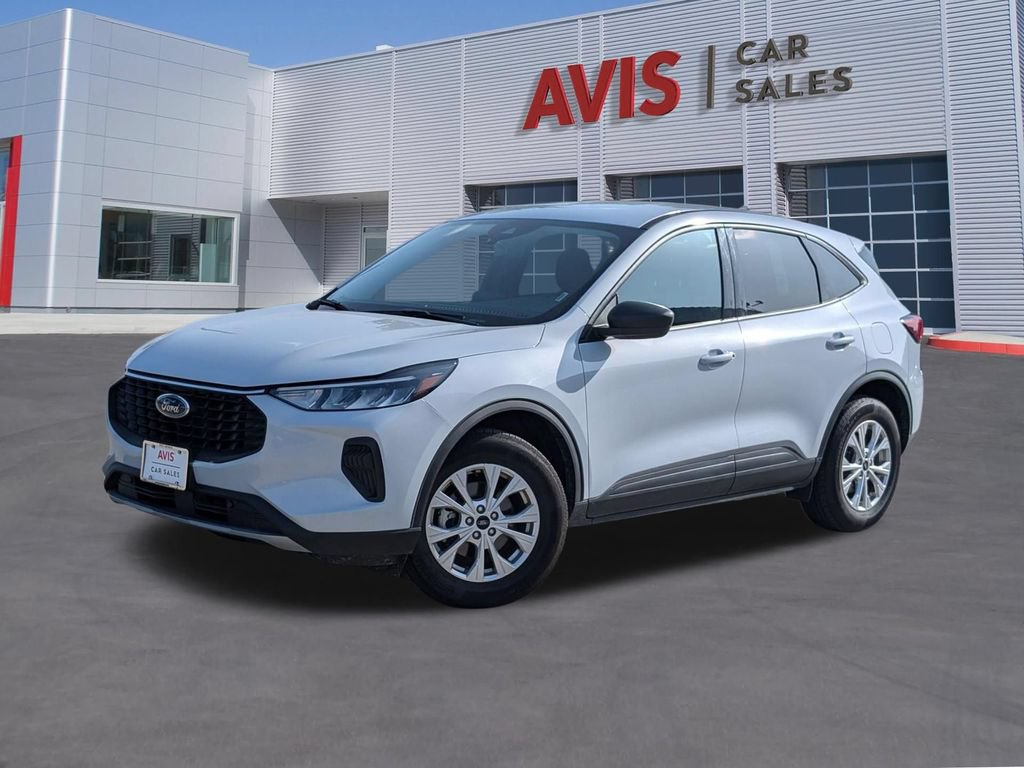 Used 2025 Ford Escape Active AWD/4WD image 2