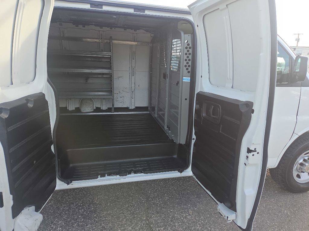 Used 2012 Chevrolet Express 2500 Extended image 21