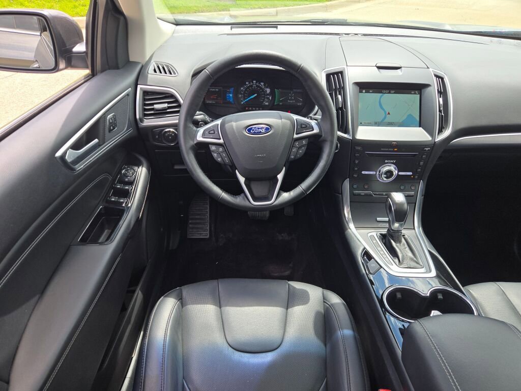 Used 2017 Ford Edge Titanium w/ Equipment Group 301A AWD/4WD image 18