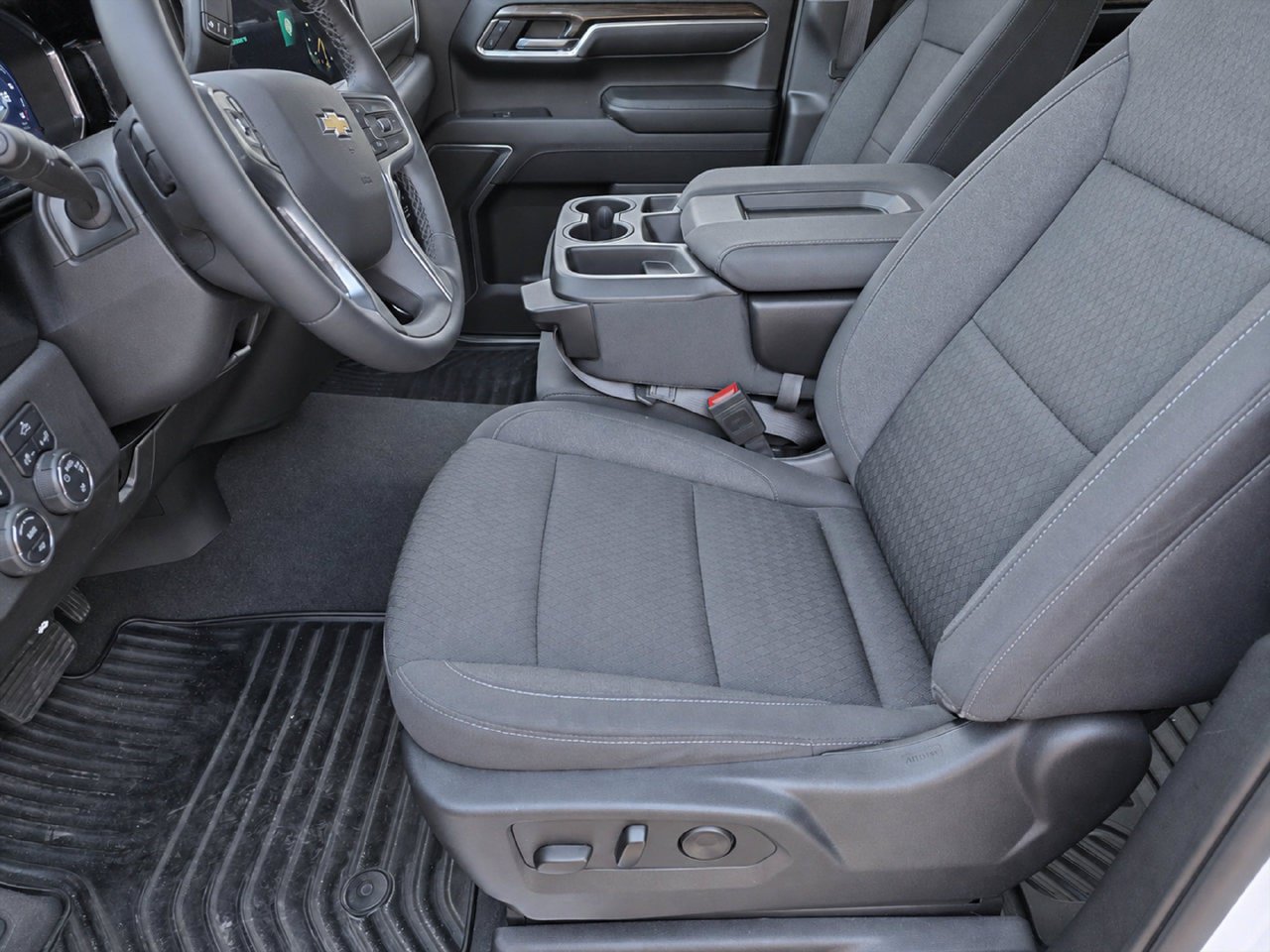 Certified 2024 Chevrolet Silverado 1500 LT AWD/4WD image 18