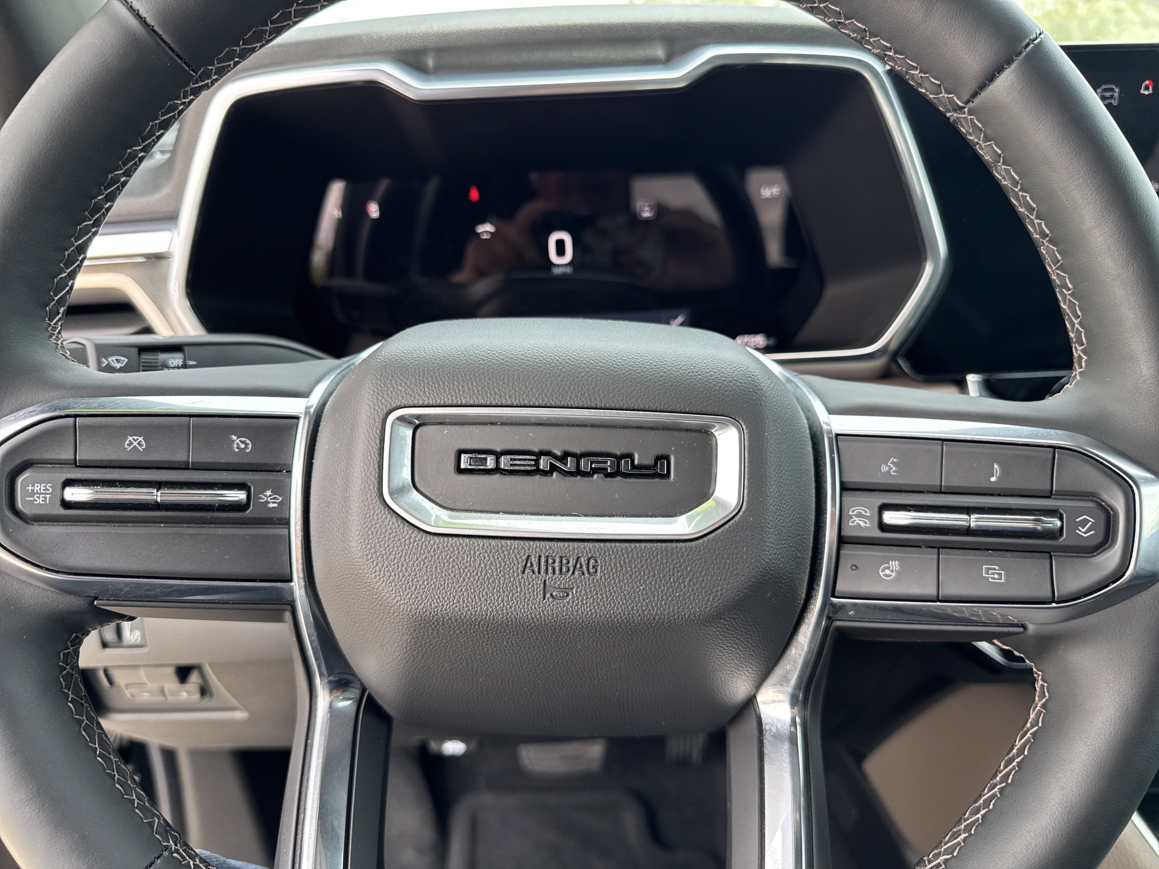 Used 2024 GMC Canyon Denali AWD/4WD image 14