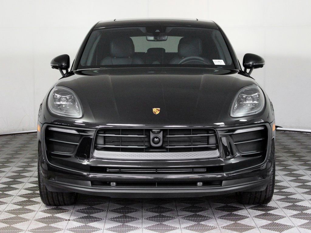 Certified 2025 Porsche Macan image 10