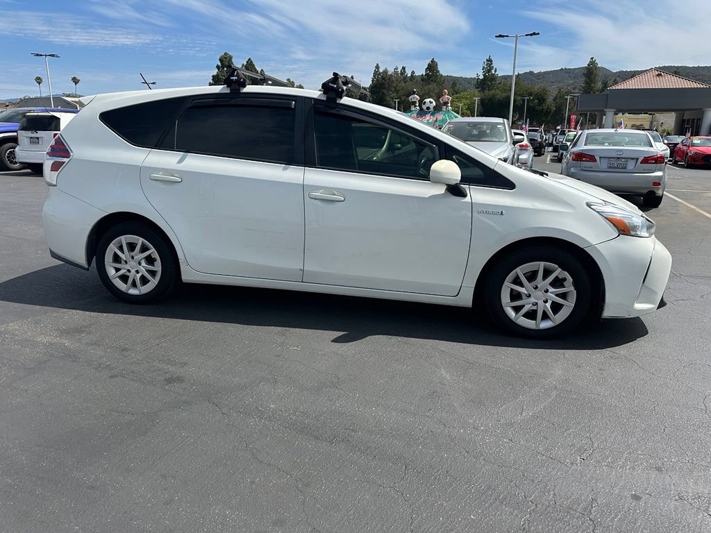 Used 2016 Toyota Prius V Three FWD image 5