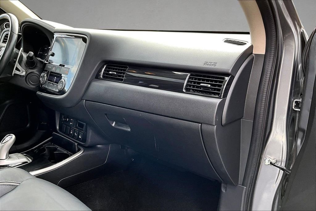 Used 2018 Mitsubishi Outlander GT image 25