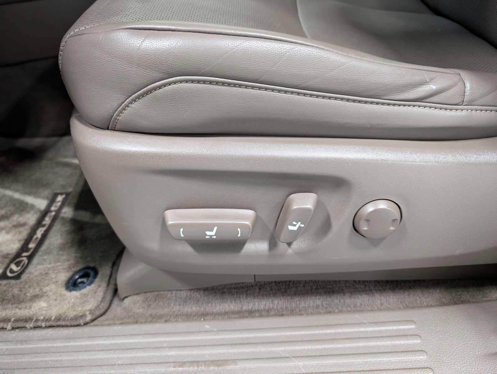 Used 2017 Lexus GX 460 image 28