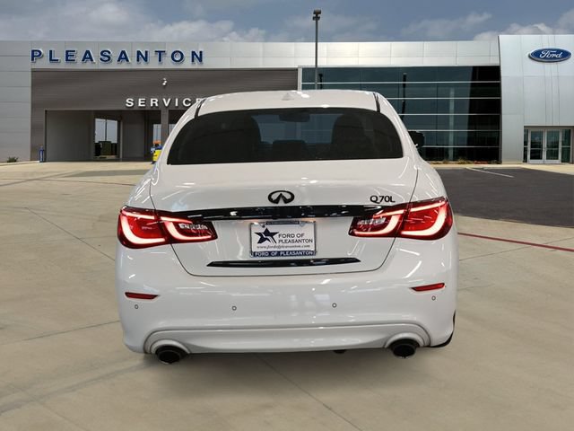 Used 2019 INFINITI Q70 L 3.7 w/ Sensory Package RWD image 4
