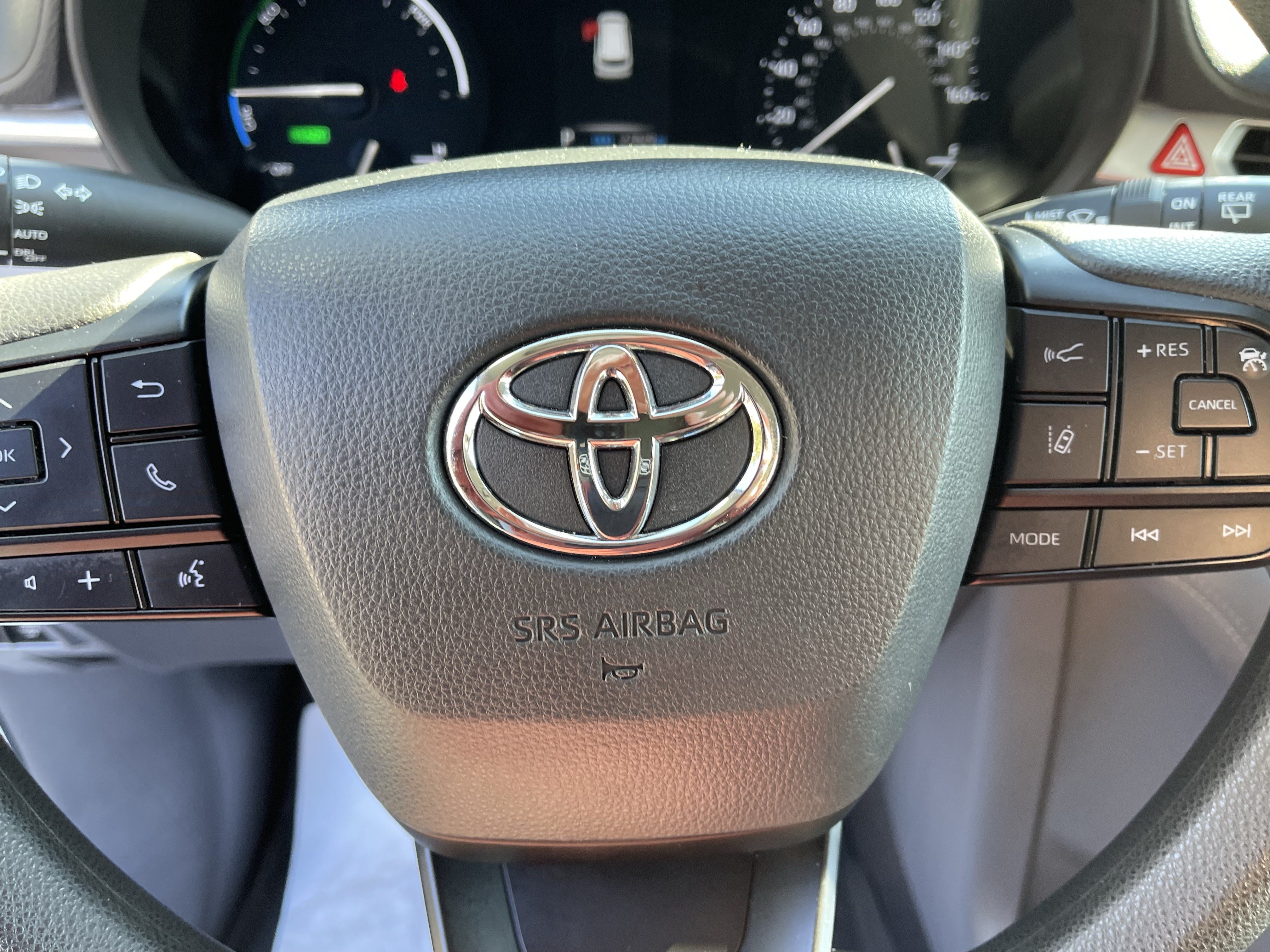 Certified 2024 Toyota Sienna LE AWD/4WD image 19