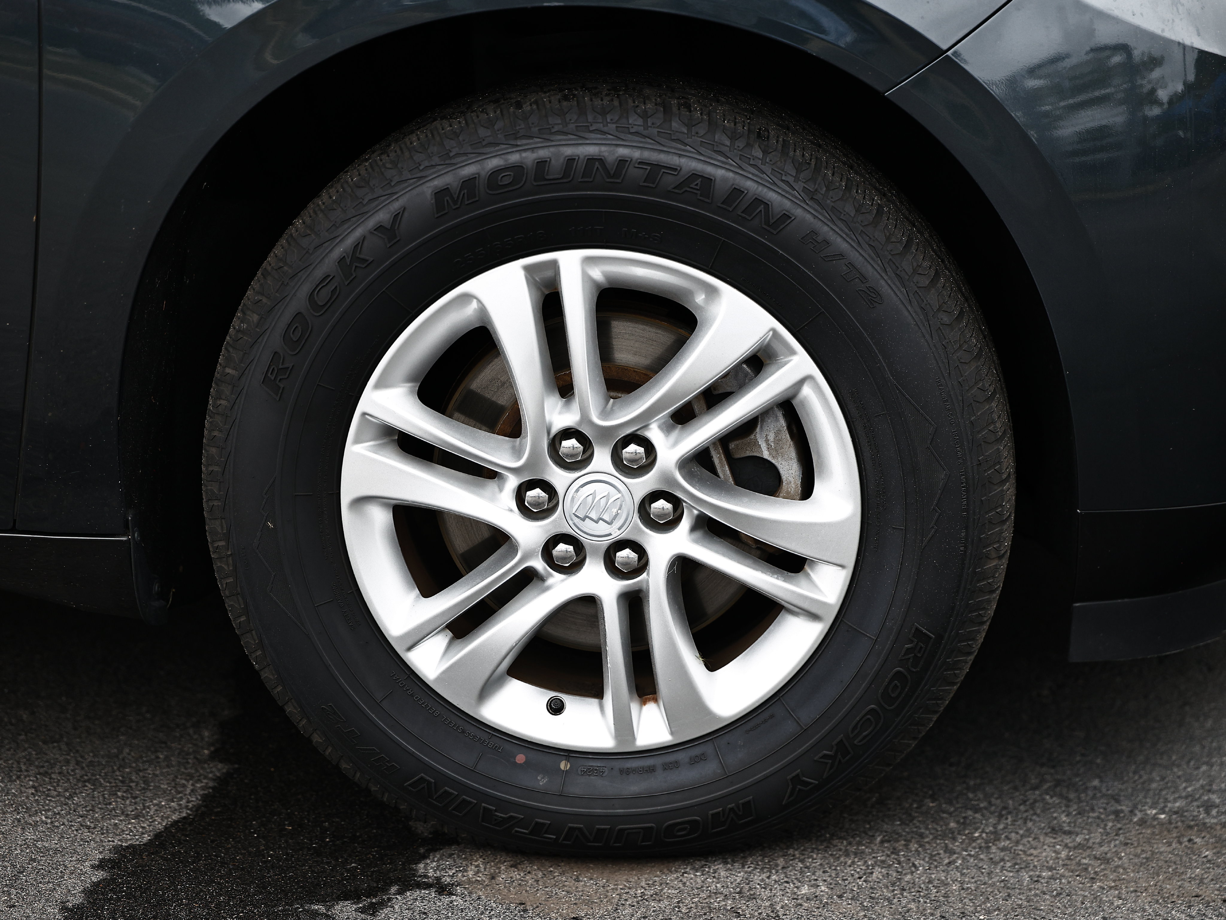 Used 2018 Buick Enclave Essence AWD/4WD image 5