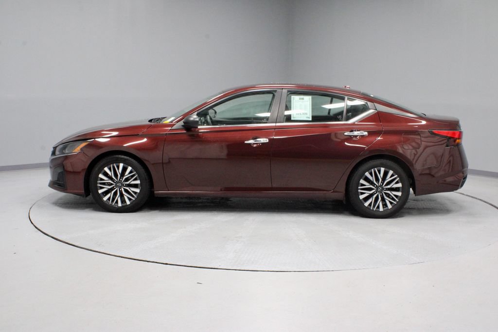 Certified 2024 Nissan Altima 2.5 SV FWD image 7