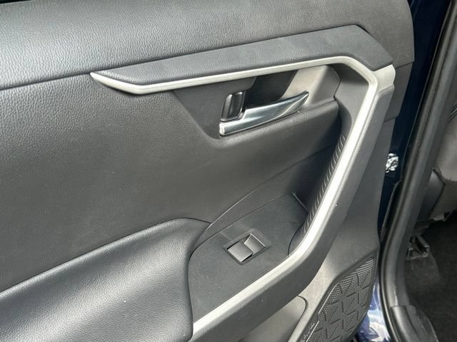 Used 2020 Toyota RAV4 XLE w/ All Weather Liner Package AWD/4WD image 34