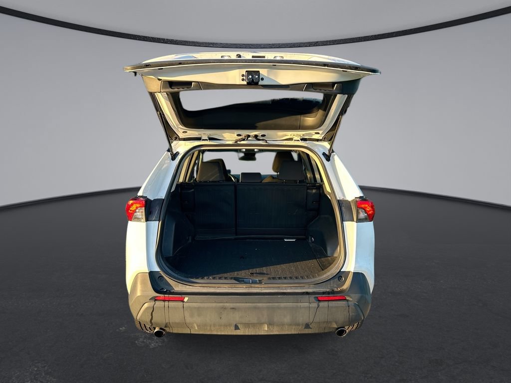 Certified 2023 Toyota RAV4 LE FWD image 29