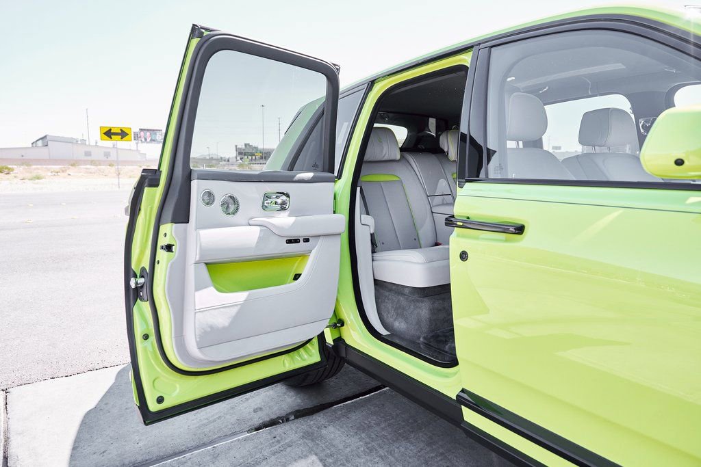 Used 2024 Rolls-Royce Cullinan image 33