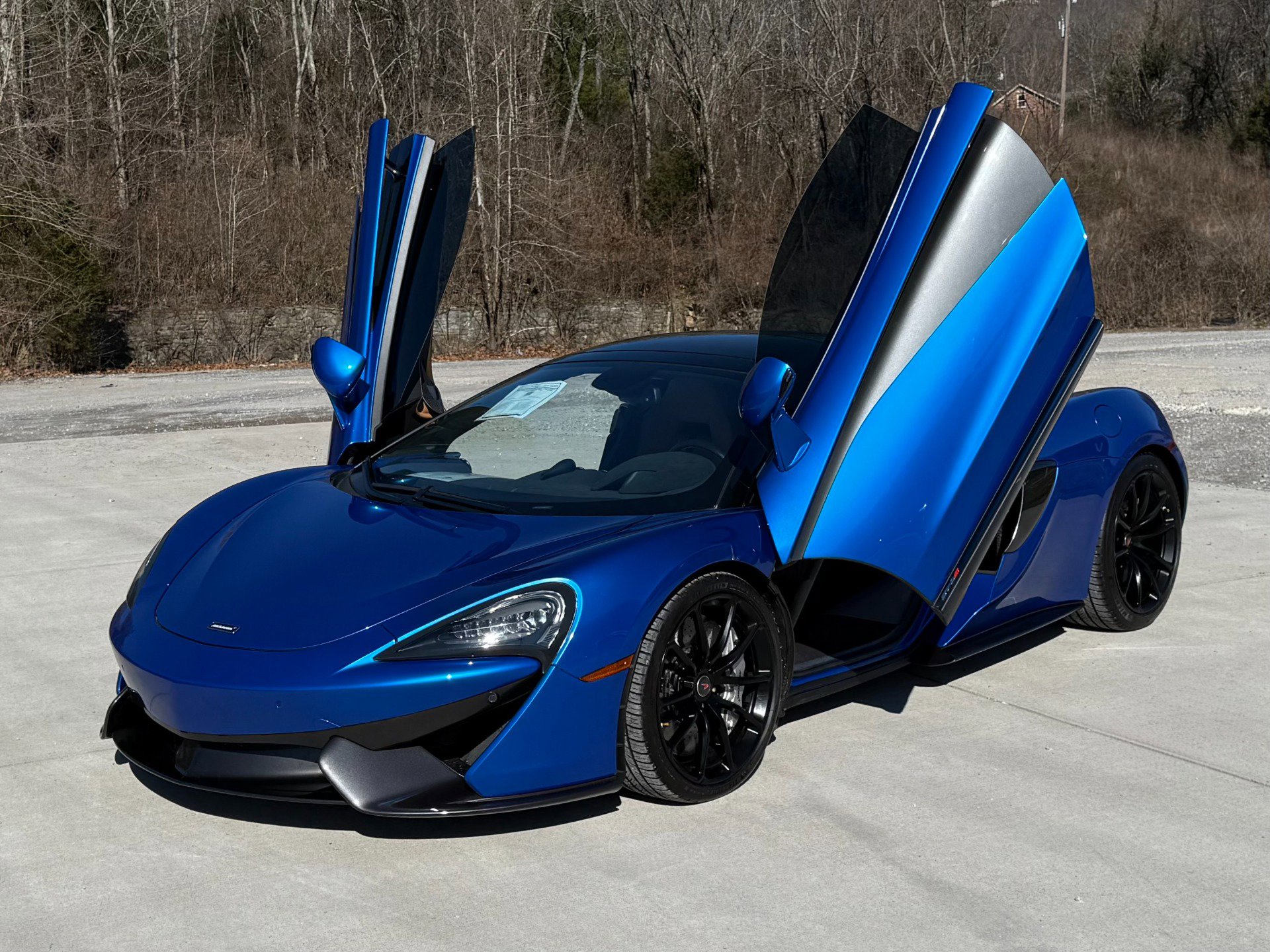 Used 2018 McLaren 570S Spider image 2