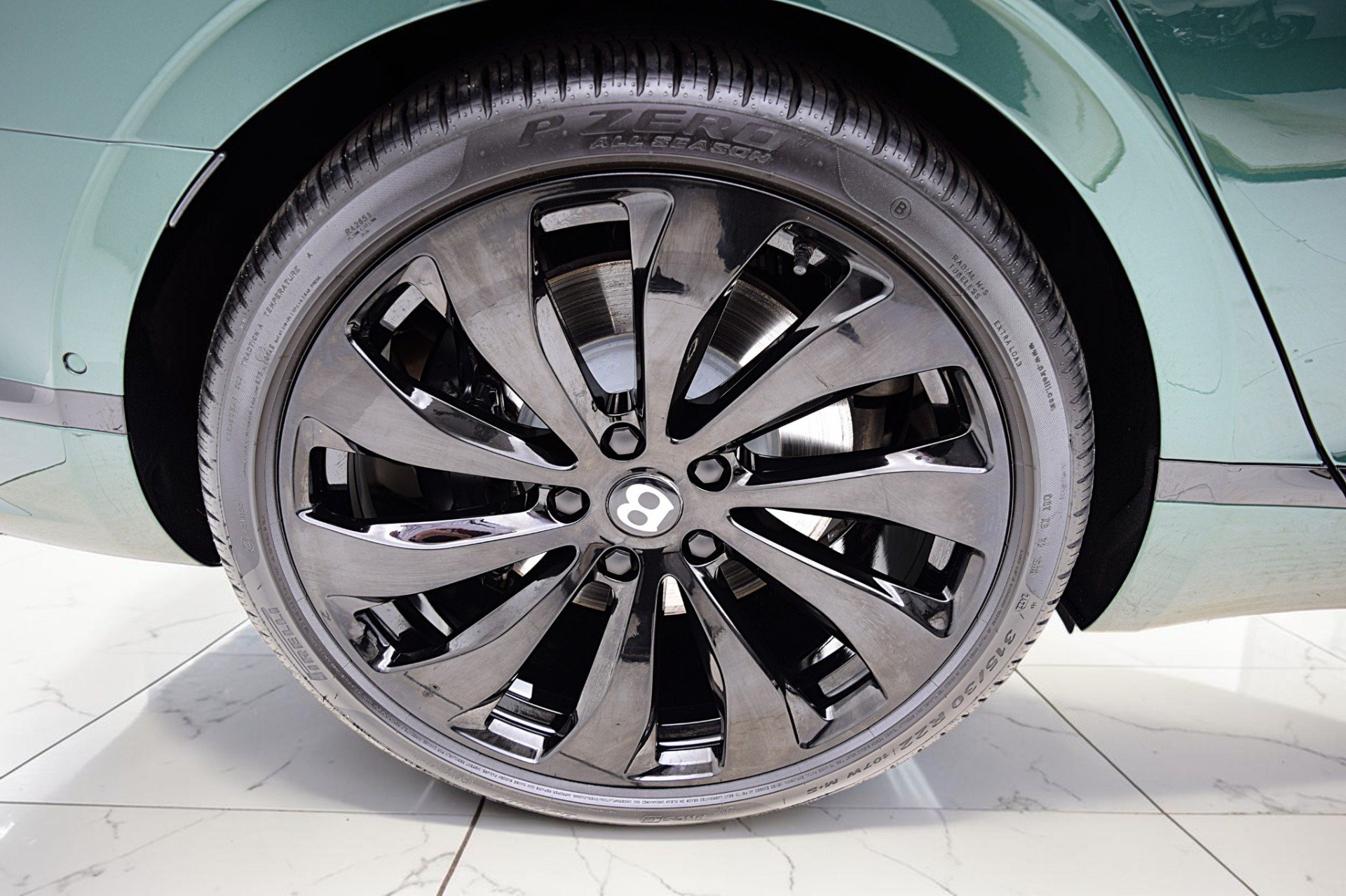 Certified 2022 Bentley Flying Spur V8 AWD/4WD image 45