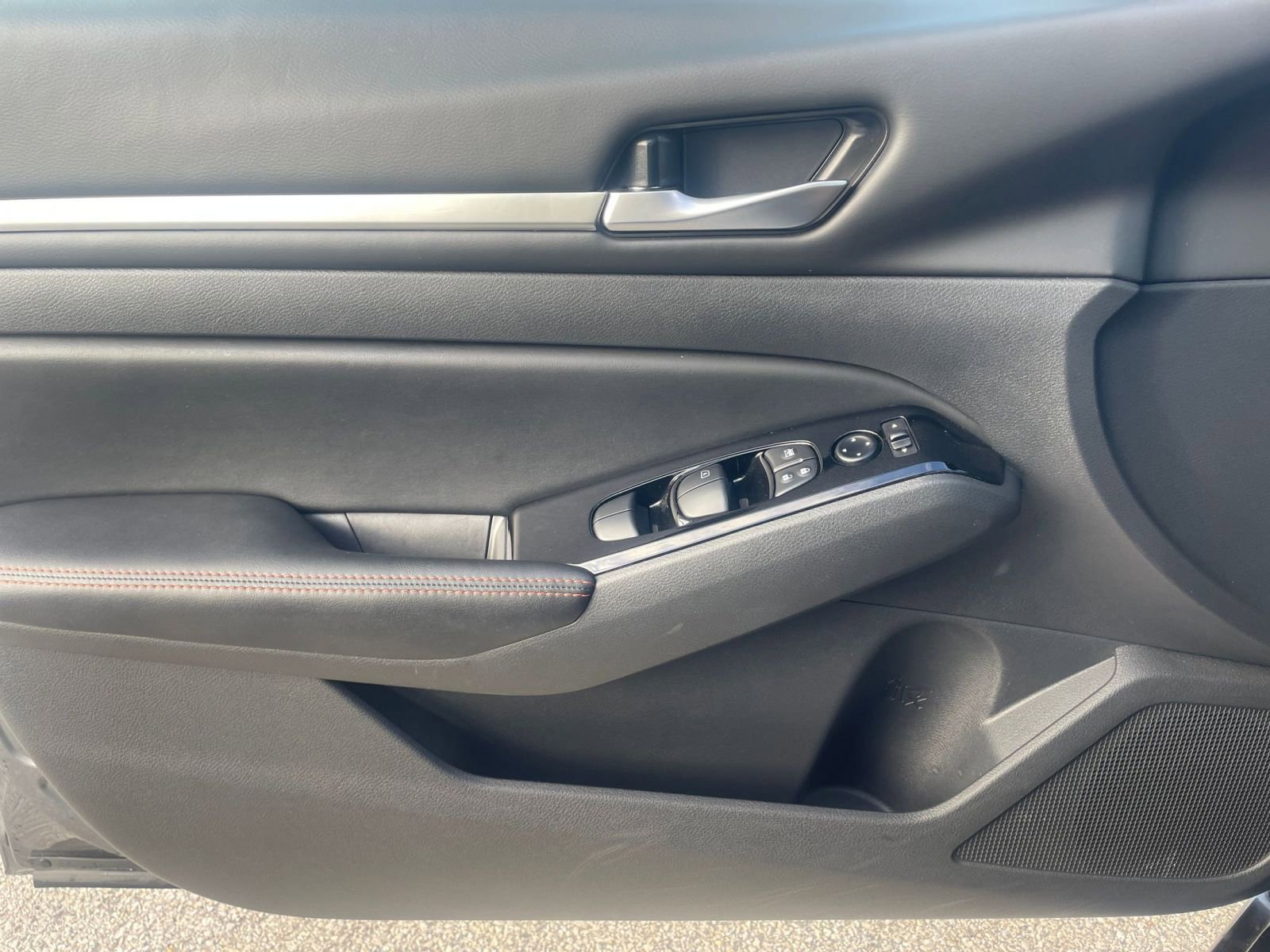 Used 2025 Nissan Altima 2.5 SR image 20