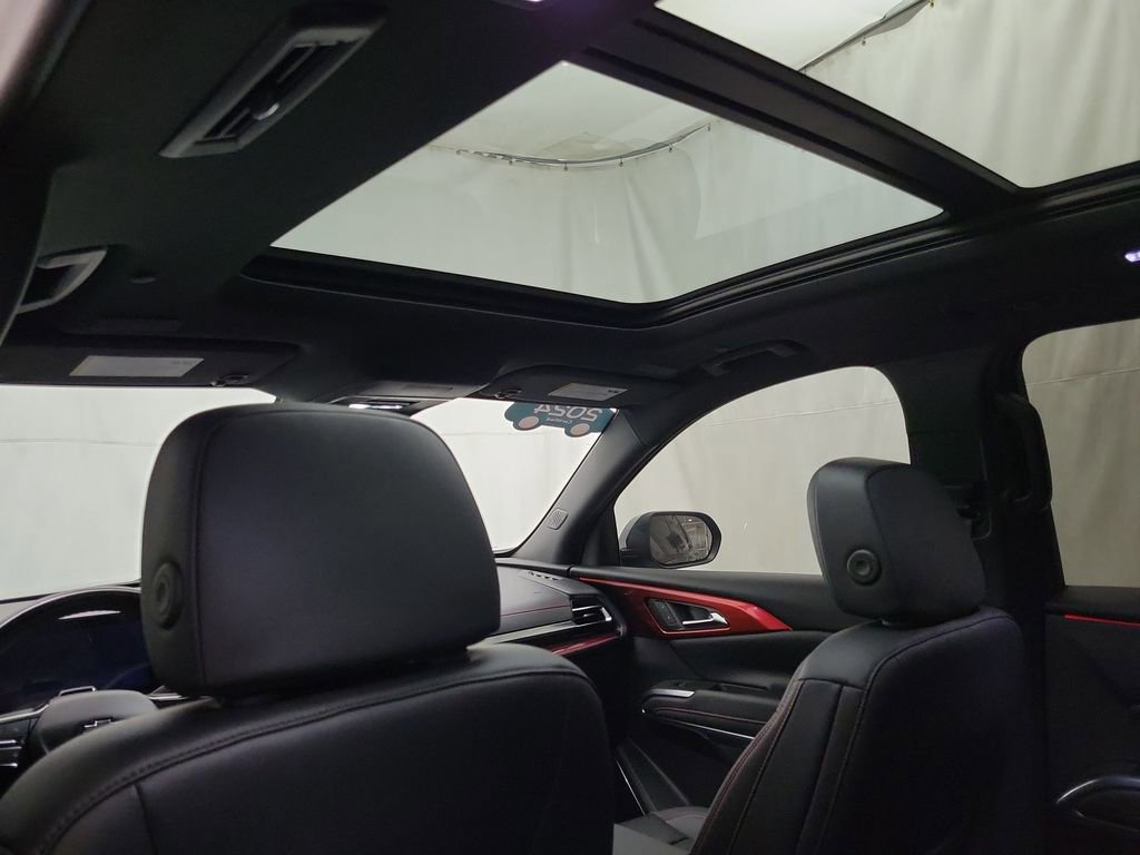 Certified 2024 Chevrolet Traverse RS w/ LPO, Floor Liner Package image 12