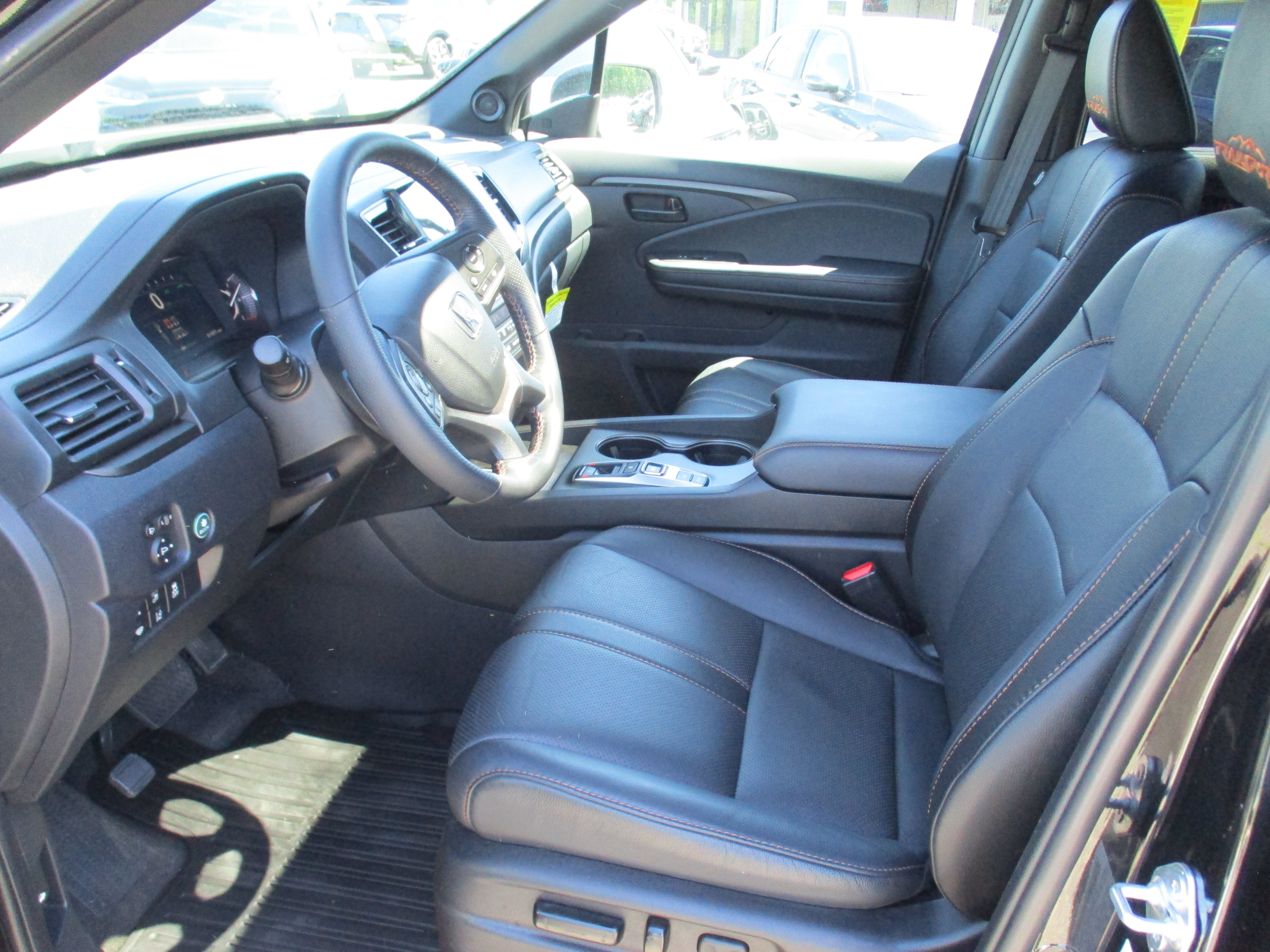 Certified 2025 Honda Passport TrailSport image 12