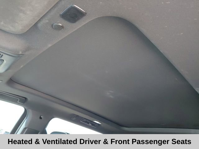 Used 2023 Chevrolet Suburban Premier image 25