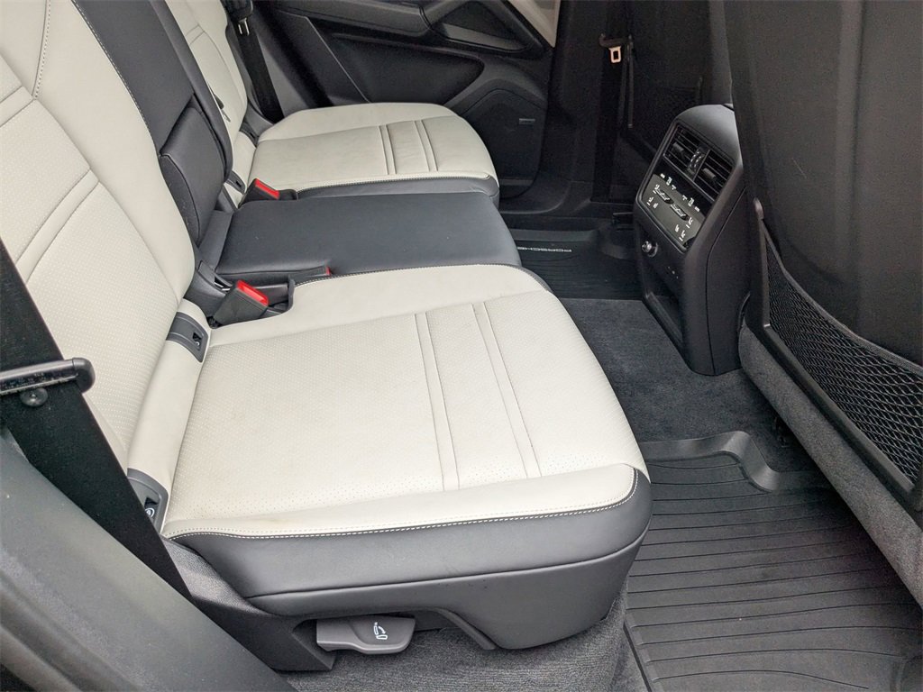 Used 2024 Porsche Cayenne S image 29