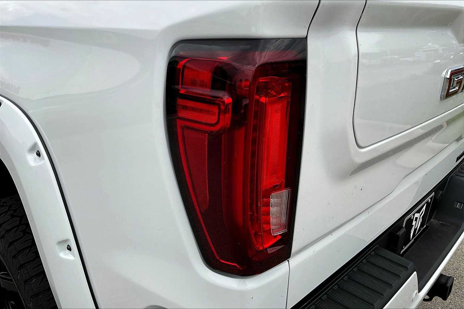 New 2025 GMC Sierra 1500 AT4 w/ AT4 Premium Package AWD/4WD image 12