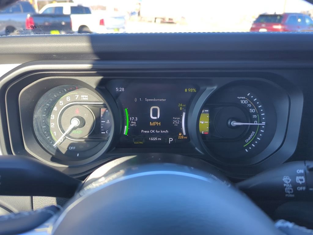 Used 2025 Jeep Wrangler Unlimited Sahara w/ Safety Group image 28