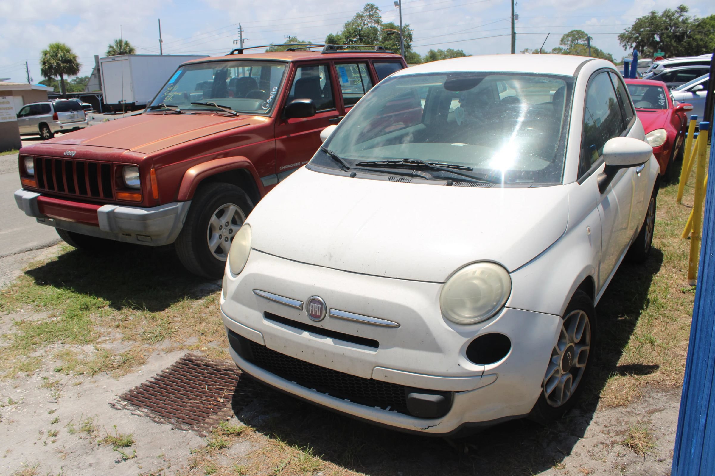 Used 2015 FIAT 500 Pop FWD image 1