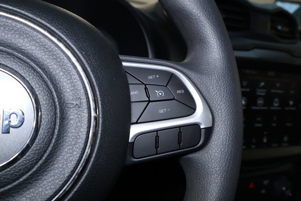 Used 2023 Jeep Renegade Latitude AWD/4WD image 21