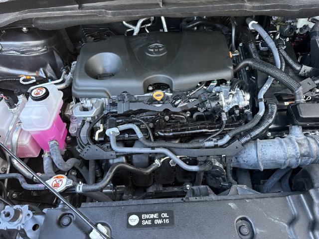 Certified 2025 Toyota Sienna XLE FWD image 36