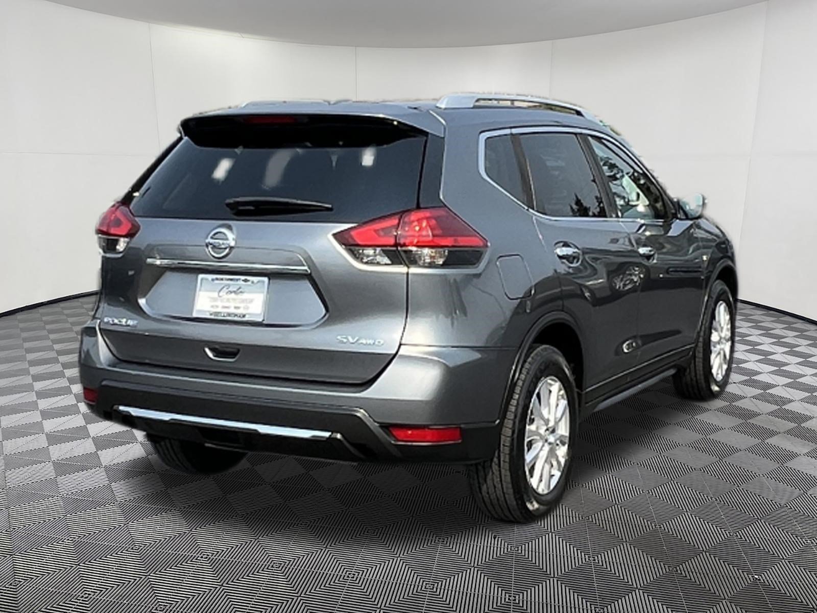 Used 2017 Nissan Rogue SV AWD/4WD image 6