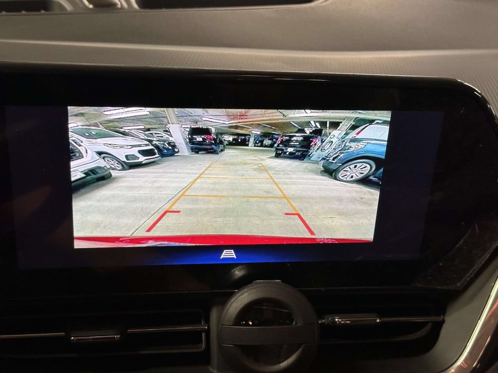 Certified 2024 Chevrolet Trax ACTIV w/ Sunroof Package FWD image 23