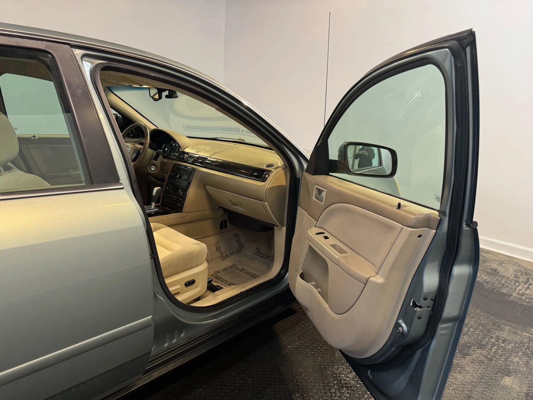 Used 2005 Mercury Montego Luxury image 21