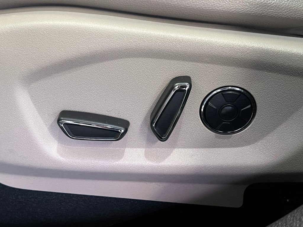 Used 2018 Ford Explorer Limited w/ Equipment Group 301A image 29