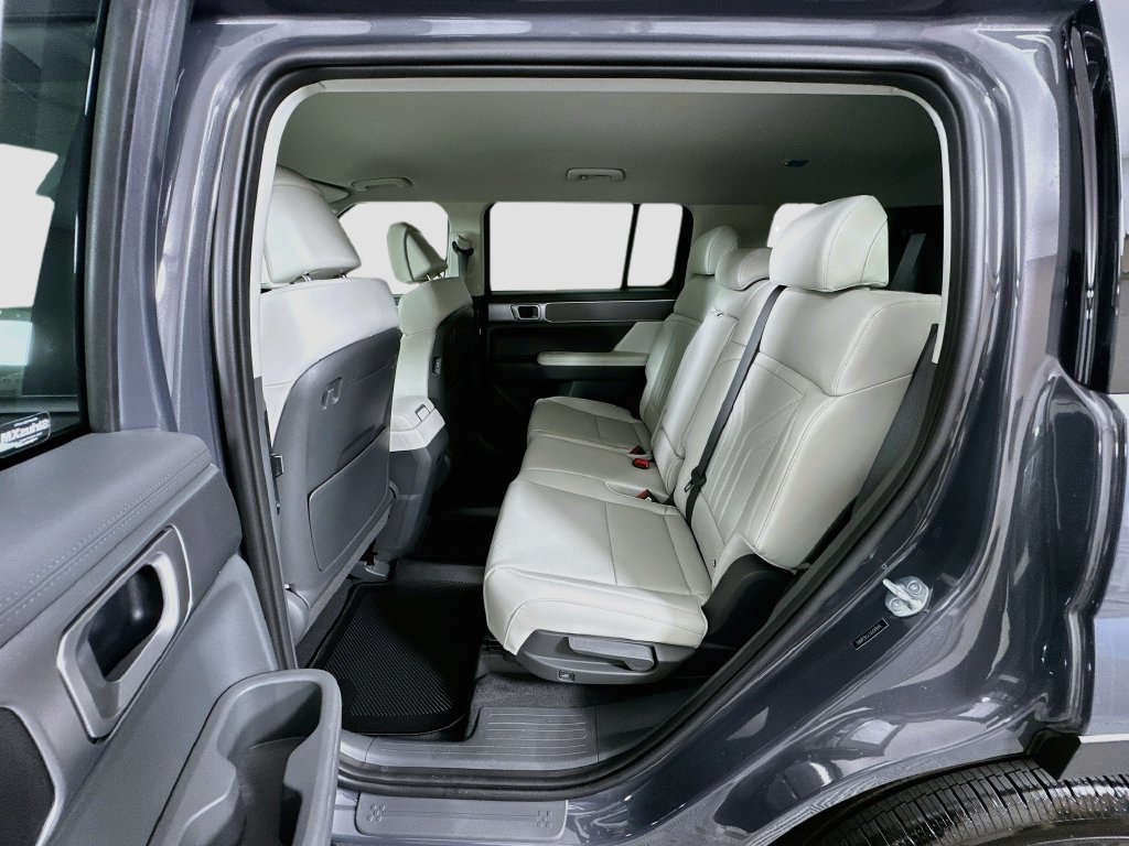 New 2027 Hyundai Santa Fe SEL FWD image 16