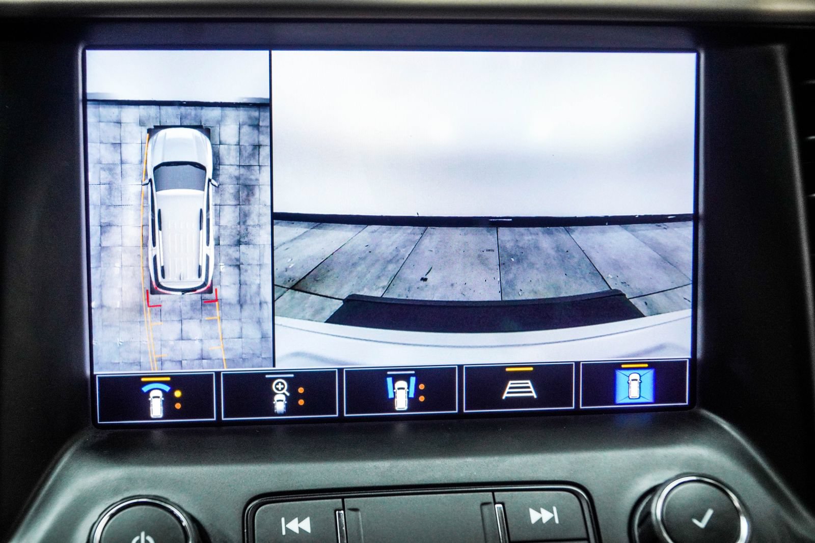 Used 2021 GMC Acadia Denali w/ Denali Technology Package FWD image 34