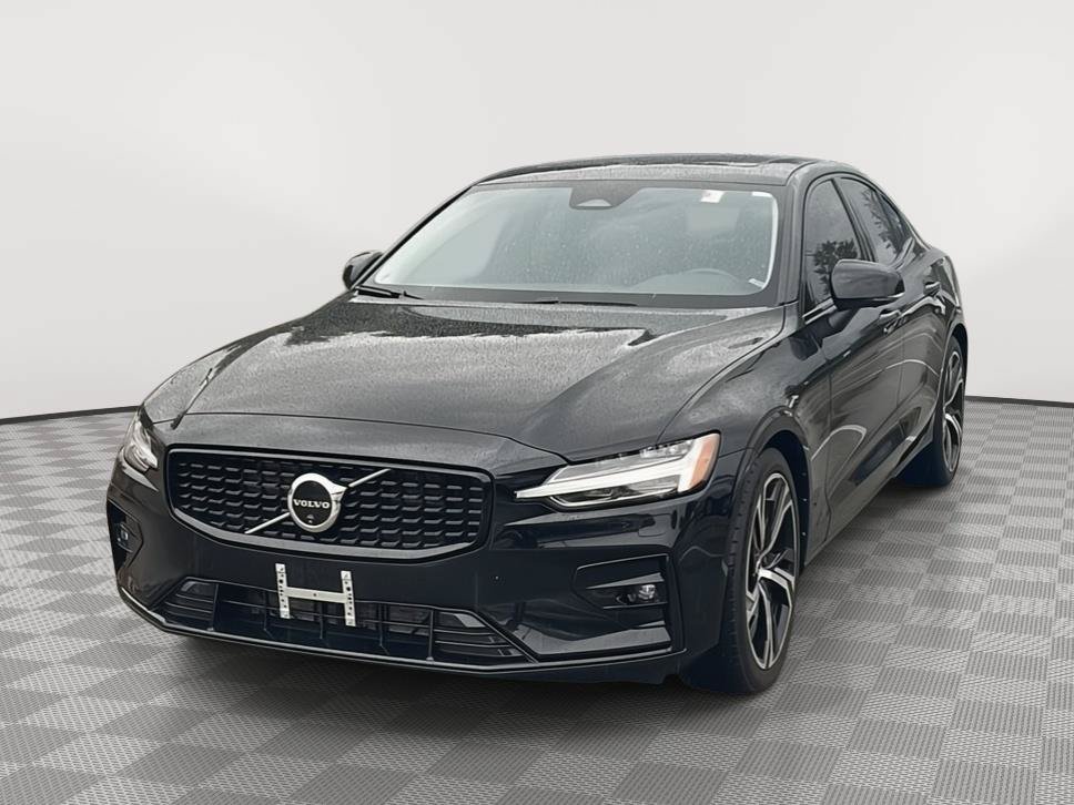 Used 2025 Volvo S60 B5 Plus AWD/4WD video 1