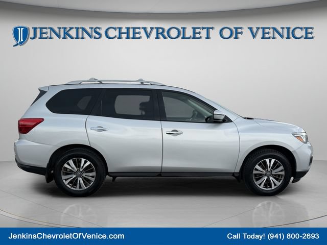 Used 2019 Nissan Pathfinder S AWD/4WD image 3