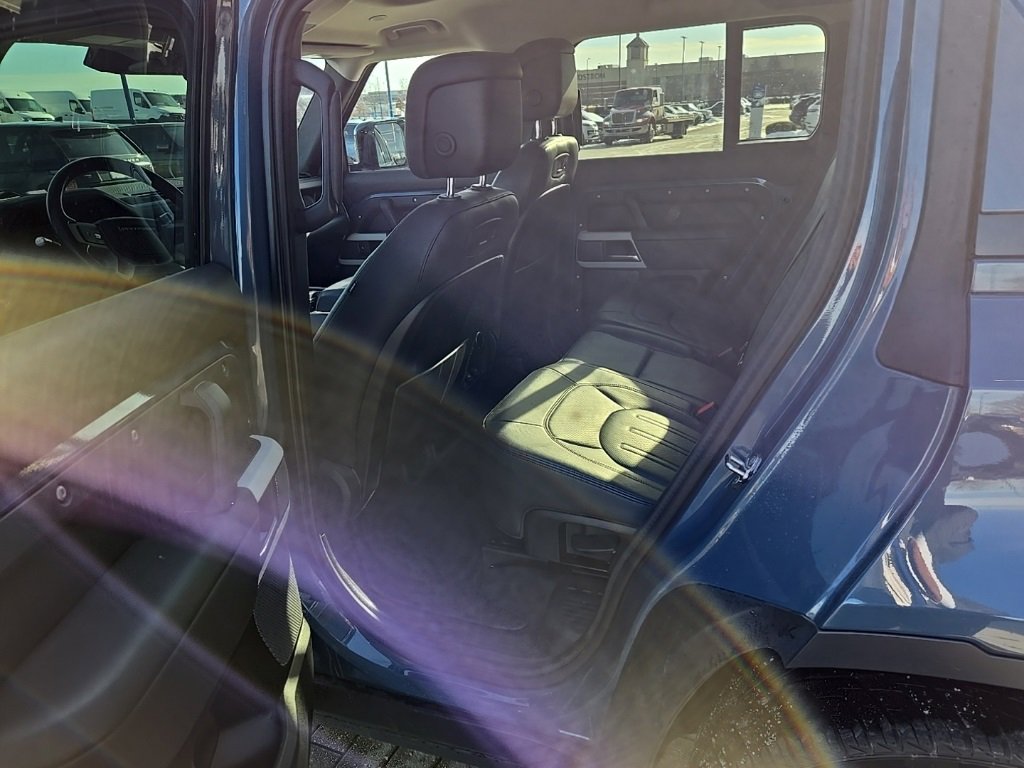 Used 2020 Land Rover Defender 110 HSE image 17