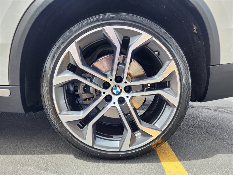 Used 2021 BMW X5 xDrive40i w/ Convenience Package AWD/4WD image 22