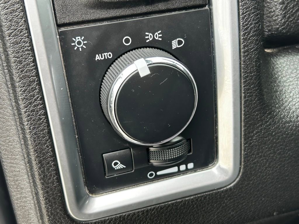 Used 2024 RAM 1500 Classic Warlock image 28